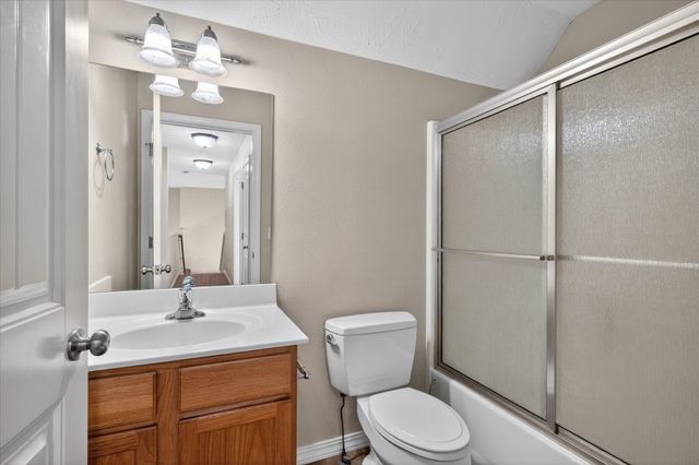 603 E Thornhill Drive, Nixa, MO 65714