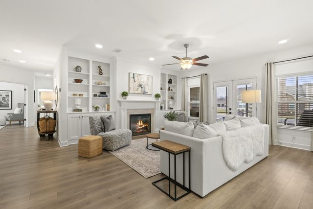 2431 Stonecenter Ln, Murfreesboro, TN 37128