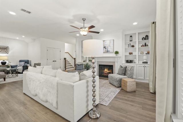 2431 Stonecenter Ln, Murfreesboro, TN 37128