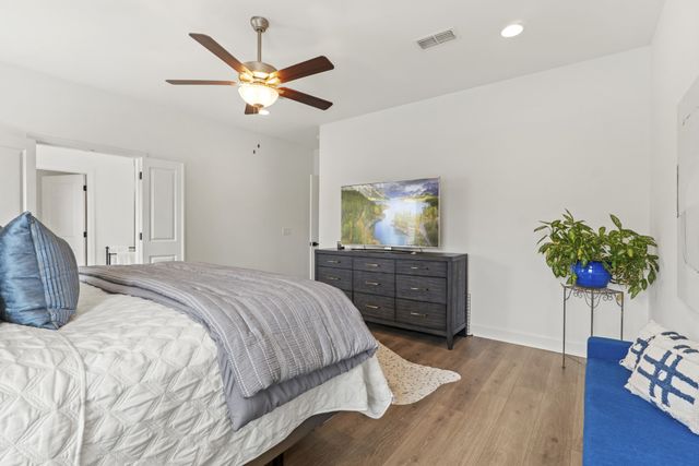 2431 Stonecenter Ln, Murfreesboro, TN 37128