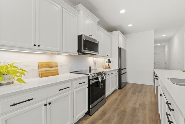 2431 Stonecenter Ln, Murfreesboro, TN 37128