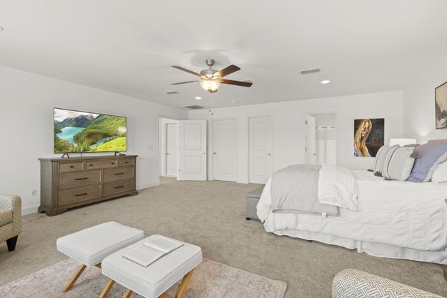 2431 Stonecenter Ln, Murfreesboro, TN 37128