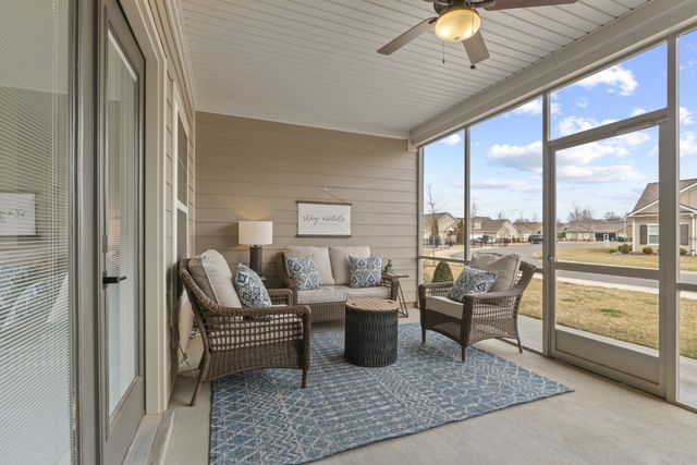 2431 Stonecenter Ln, Murfreesboro, TN 37128