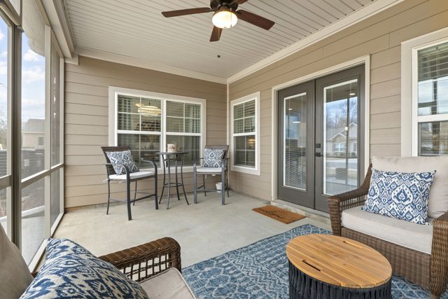 2431 Stonecenter Ln, Murfreesboro, TN 37128