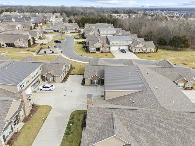 2431 Stonecenter Ln, Murfreesboro, TN 37128