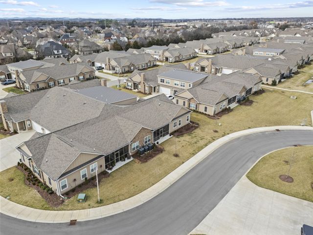 2431 Stonecenter Ln, Murfreesboro, TN 37128