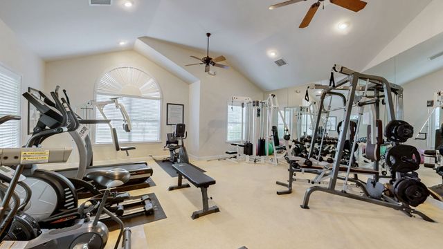 2431 Stonecenter Ln, Murfreesboro, TN 37128