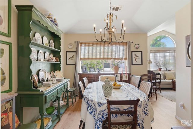 11104 Mirrored Image Court, Bakersfield, CA 93311