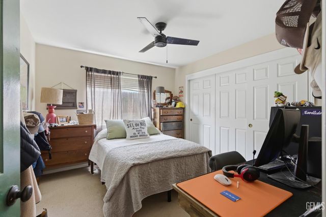 11104 Mirrored Image Court, Bakersfield, CA 93311