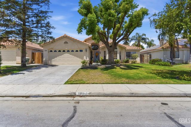 11104 Mirrored Image Court, Bakersfield, CA 93311