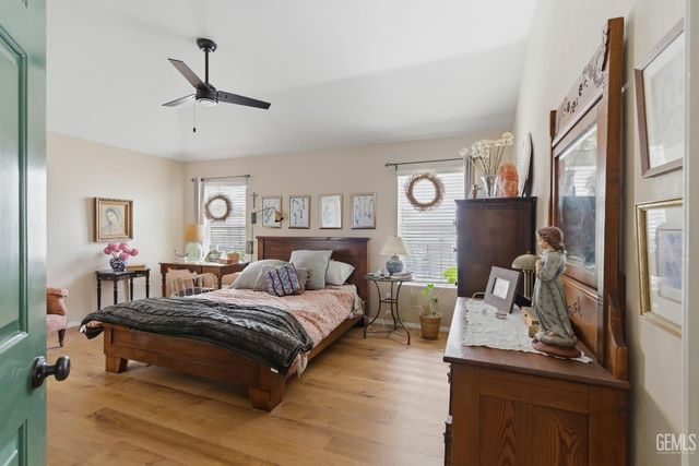 11104 Mirrored Image Court, Bakersfield, CA 93311