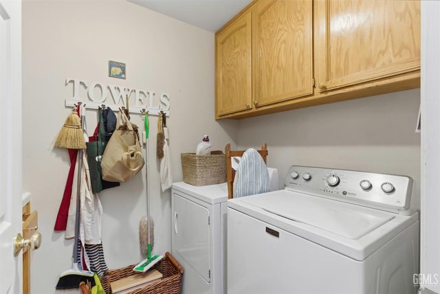 11104 Mirrored Image Court, Bakersfield, CA 93311