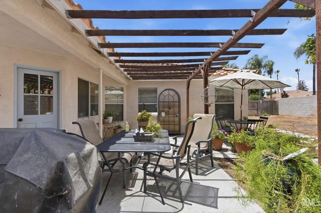 11104 Mirrored Image Court, Bakersfield, CA 93311