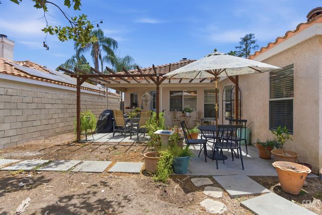 11104 Mirrored Image Court, Bakersfield, CA 93311