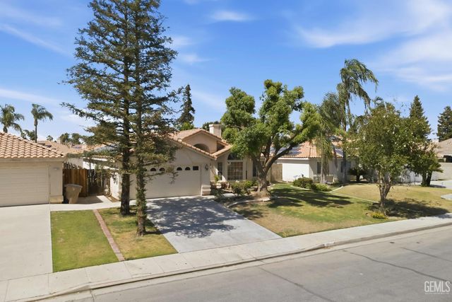 11104 Mirrored Image Court, Bakersfield, CA 93311