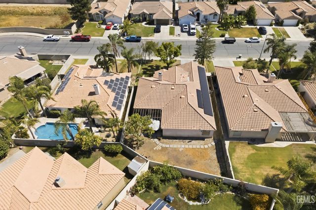 11104 Mirrored Image Court, Bakersfield, CA 93311