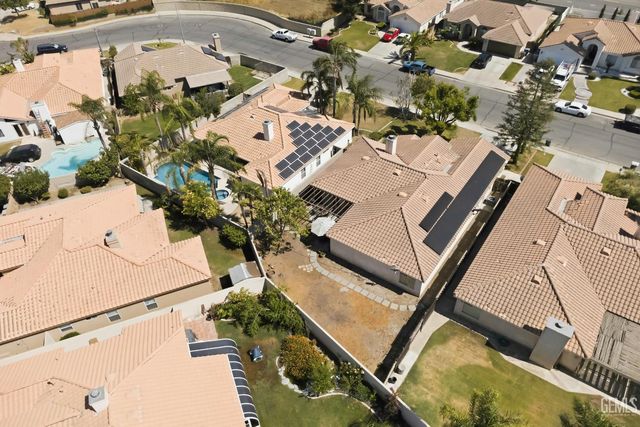 11104 Mirrored Image Court, Bakersfield, CA 93311