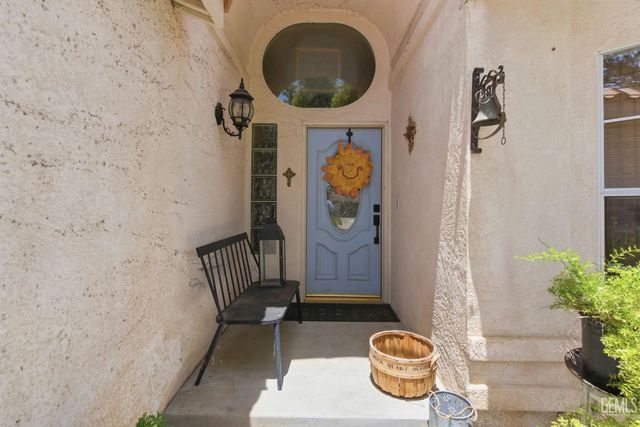 11104 Mirrored Image Court, Bakersfield, CA 93311