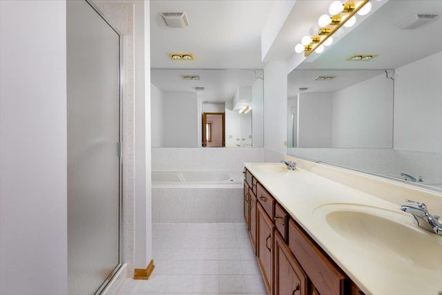 15727 Ravinia Avenue 2E, Orland Park, IL 60462