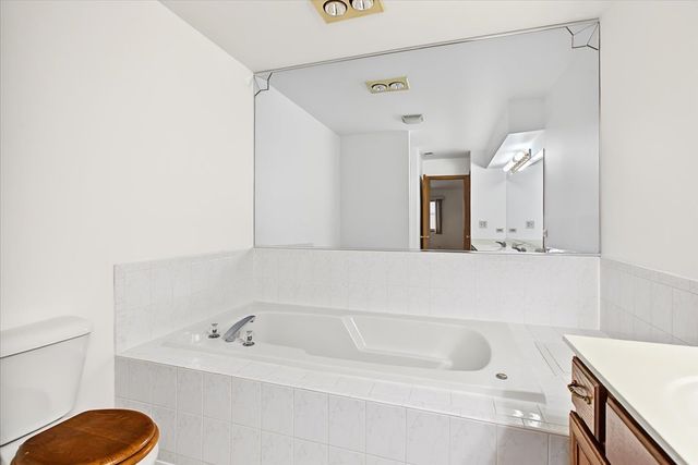 15727 Ravinia Avenue 2E, Orland Park, IL 60462