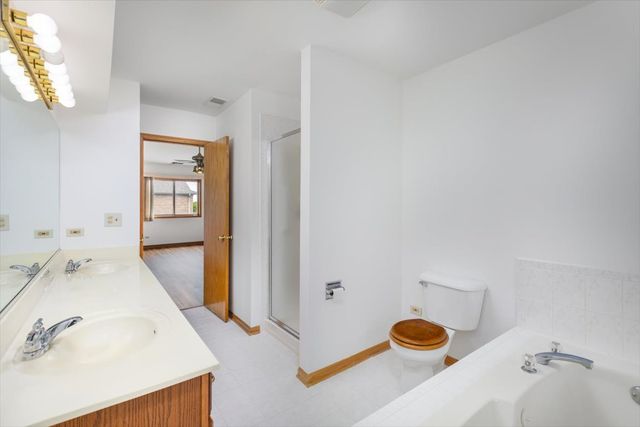15727 Ravinia Avenue 2E, Orland Park, IL 60462