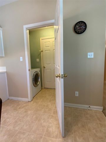 1030 Silliman Street, Sealy, TX 77474