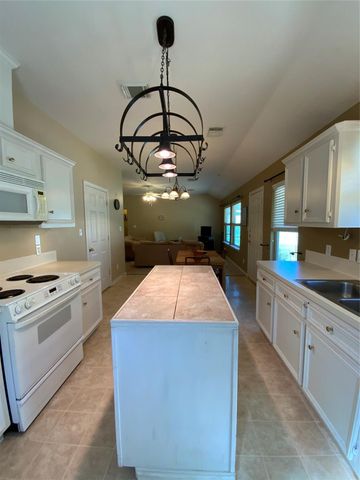 1030 Silliman Street, Sealy, TX 77474