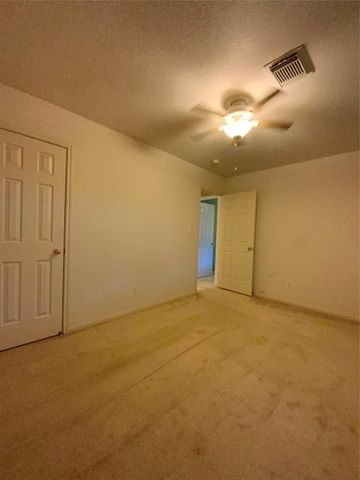 1030 Silliman Street, Sealy, TX 77474