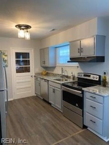 725 Spruce RD, Newport News, VA 23601