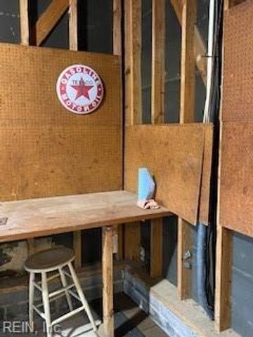 725 Spruce RD, Newport News, VA 23601