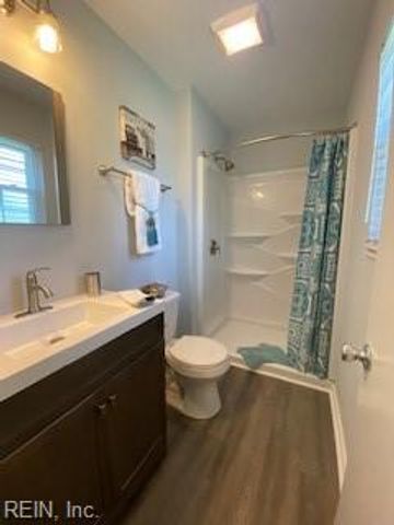 725 Spruce RD, Newport News, VA 23601