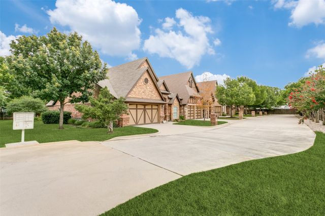 223 Wood Street 201, Grapevine, TX 76051