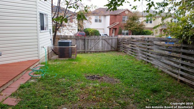 25 BADGERS HLS, San Antonio, TX 78238