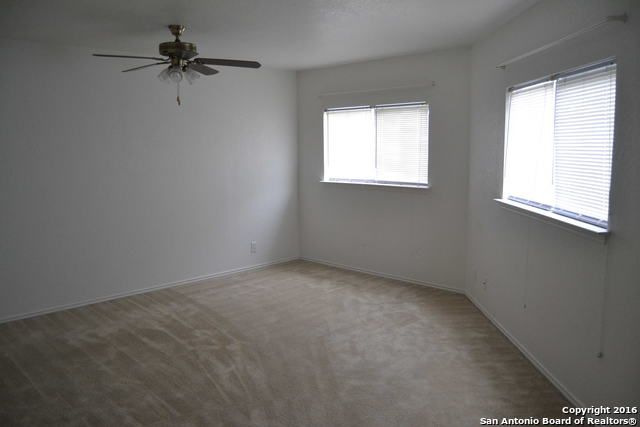 25 BADGERS HLS, San Antonio, TX 78238