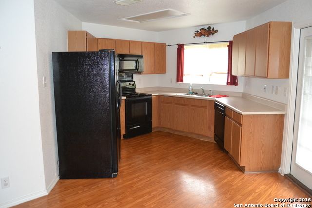 25 BADGERS HLS, San Antonio, TX 78238