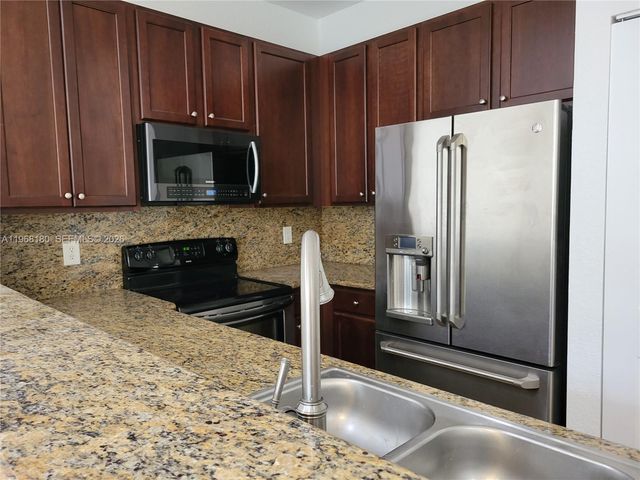 8938 SW 19th St 904, Miramar, FL 33025