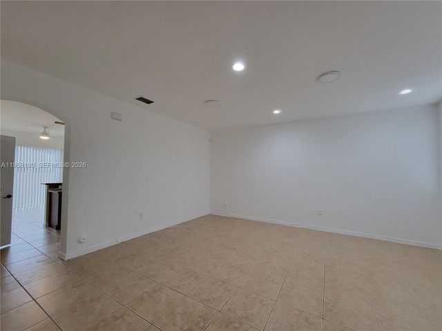 8938 SW 19th St 904, Miramar, FL 33025