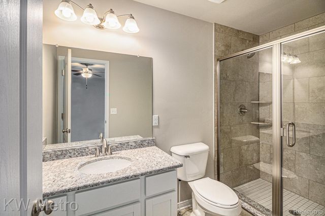 215 Whispering Pines Drive 12, Fenton, MI 48430