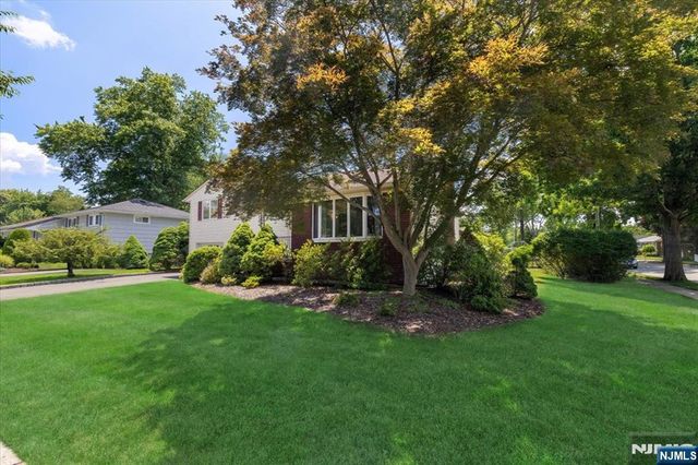 753 Village Road, Oradell, NJ 07649