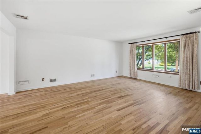 753 Village Road, Oradell, NJ 07649