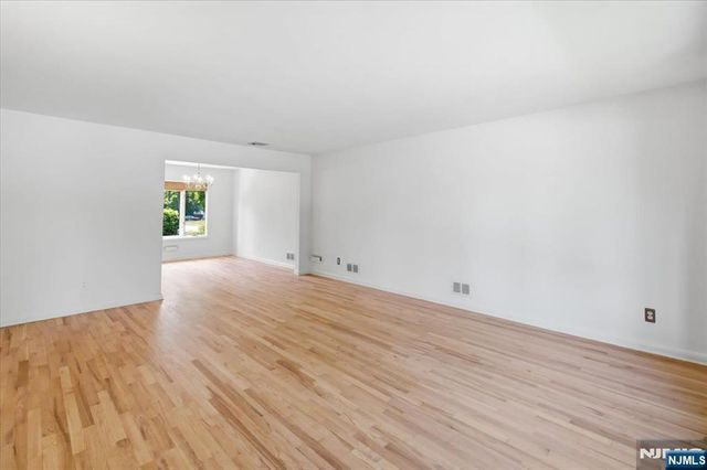 753 Village Road, Oradell, NJ 07649