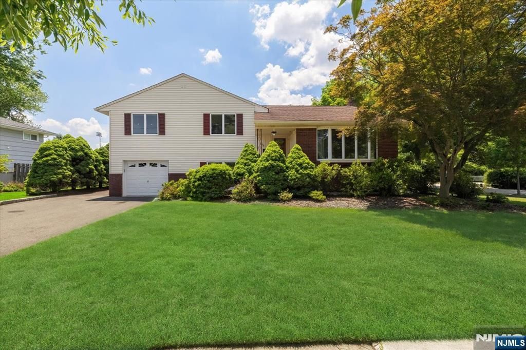 753 Village Road, Oradell, NJ 07649