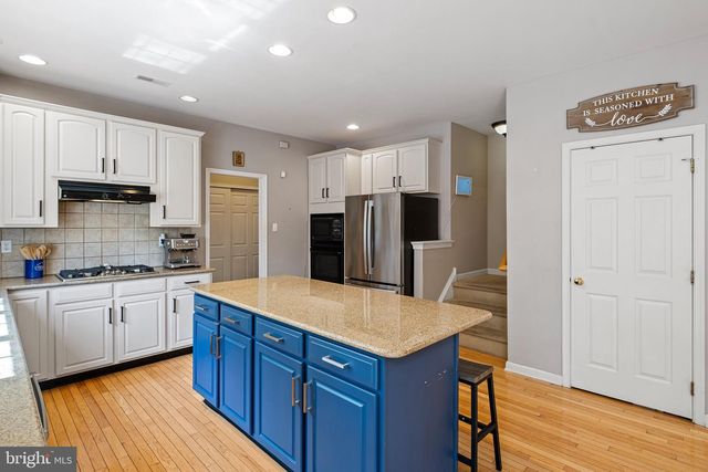 6 HANNAH DR, Glen Mills, PA 19342