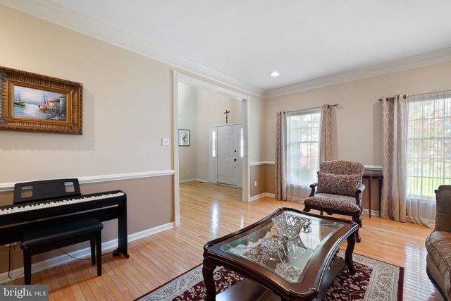 6 HANNAH DR, Glen Mills, PA 19342