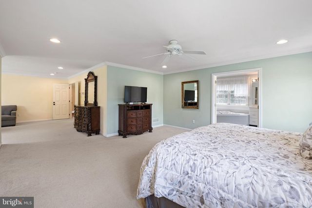 6 HANNAH DR, Glen Mills, PA 19342
