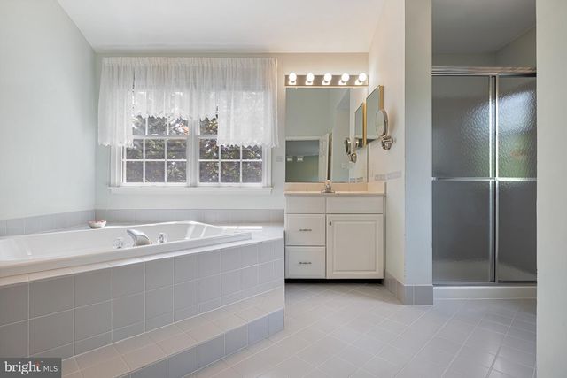 6 HANNAH DR, Glen Mills, PA 19342