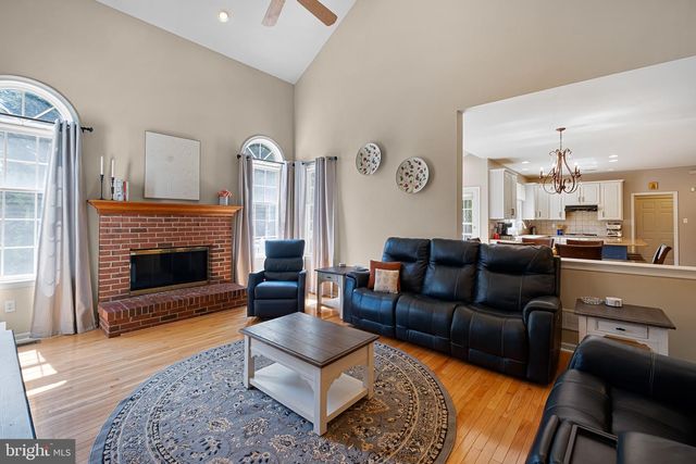 6 HANNAH DR, Glen Mills, PA 19342