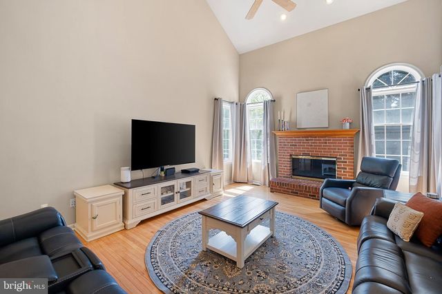 6 HANNAH DR, Glen Mills, PA 19342