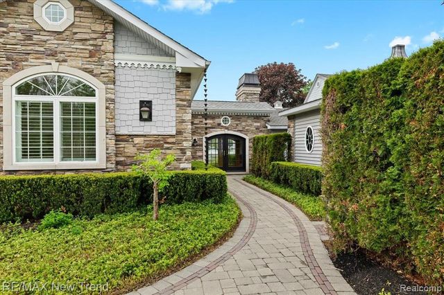 3767 Carrie Lane, Walled Lake, MI 48390