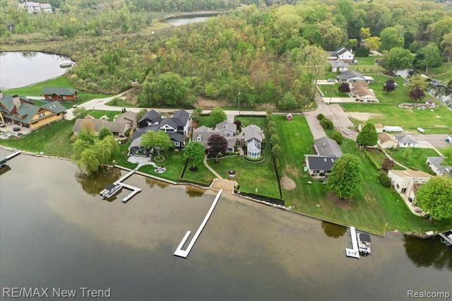 3767 Carrie Lane, Walled Lake, MI 48390